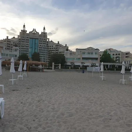 Black Sea 4 Apartment *