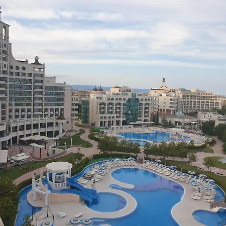 Black Sea 4 Apartment *